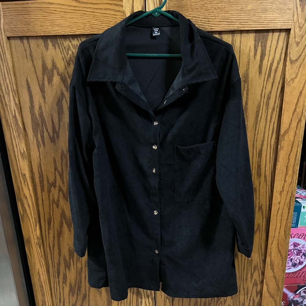 Womens XL black lightweight top. Runs small. On the longer side.